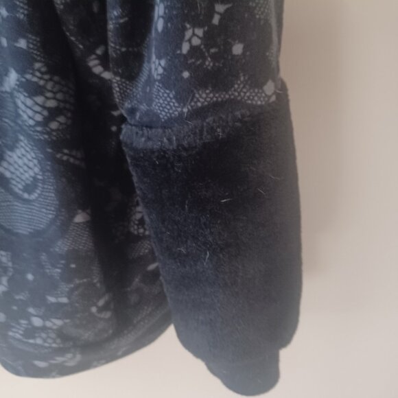 Simply Vera Vera Wang Long Sleeve Crew Neck Black Flowery Sweatshirt XL - Picture 3 of 4